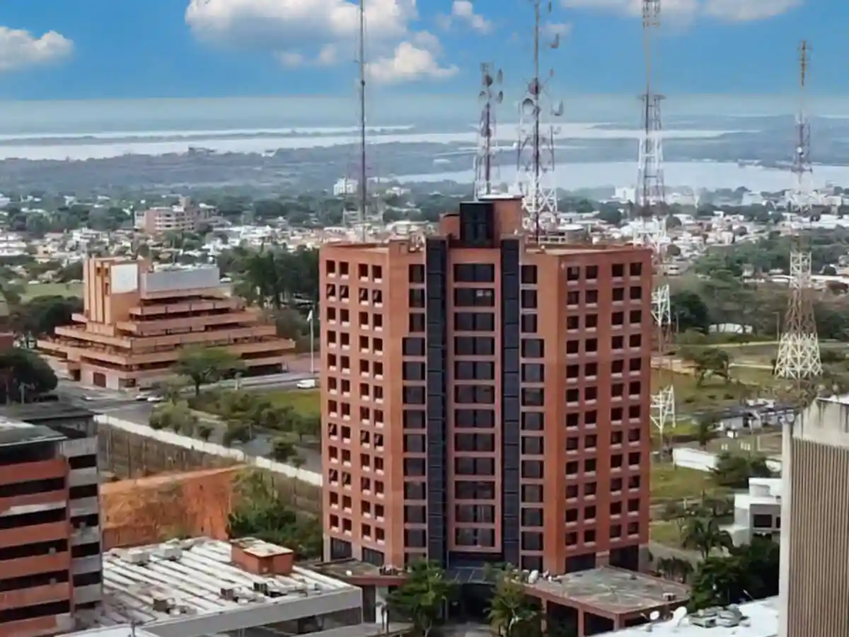 Torre corporativa y sede de la CVG. Alta Vista.