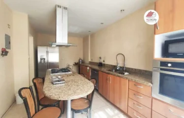 Alquiler de amplia casa de dos niveles – Villa Granada