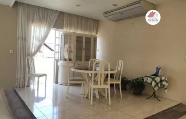 Alquiler de amplia casa de dos niveles – Villa Granada