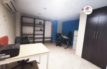 Alquiler de amplia casa de dos niveles – Villa Granada
